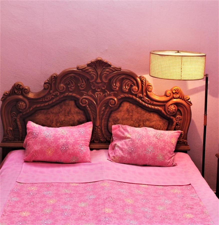 Guesthouse Medea On Pushkini 4 Kutaisi Esterno foto