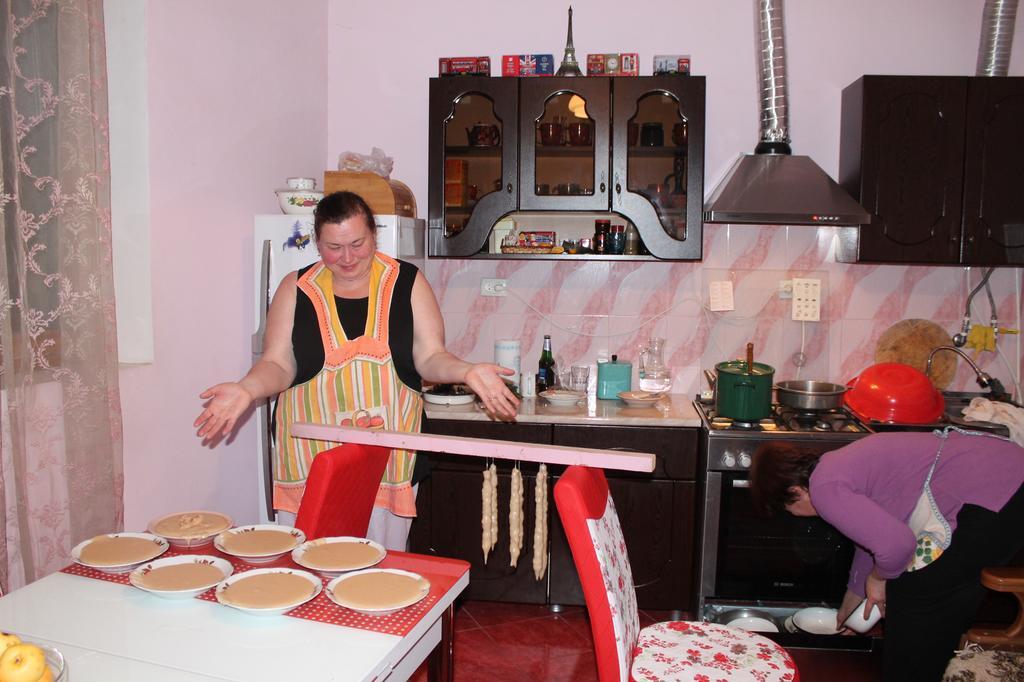 Guesthouse Medea On Pushkini 4 Kutaisi Esterno foto