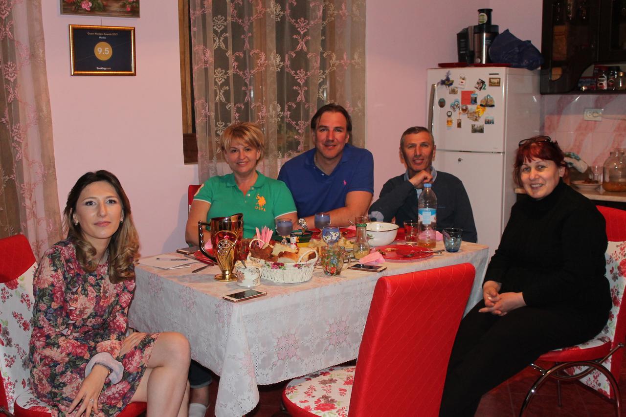 Guesthouse Medea On Pushkini 4 Kutaisi Esterno foto