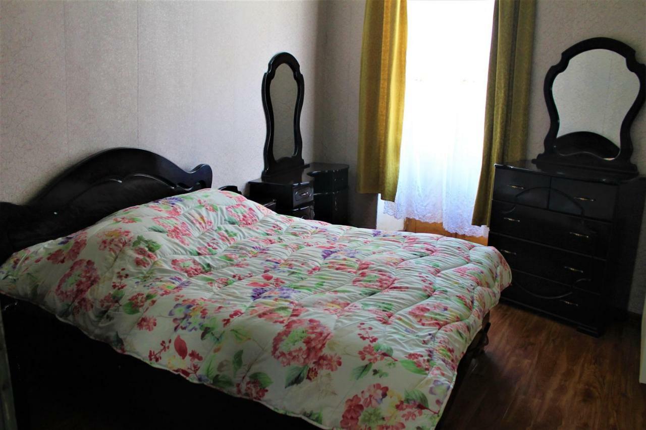 Guesthouse Medea On Pushkini 4 Kutaisi Esterno foto